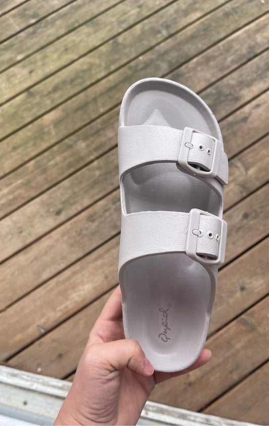 Lennie Sandal (Warm Gray)